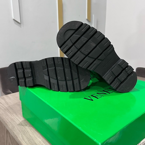 Bottega Veneta
Lug Sole Combat Boots - Picture 4 of 17